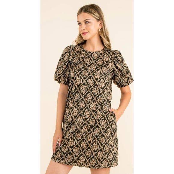 THML Dresses & Skirts - THML puff sleeve dress, whimsigoth clothing, bohemian tapestry print Size M